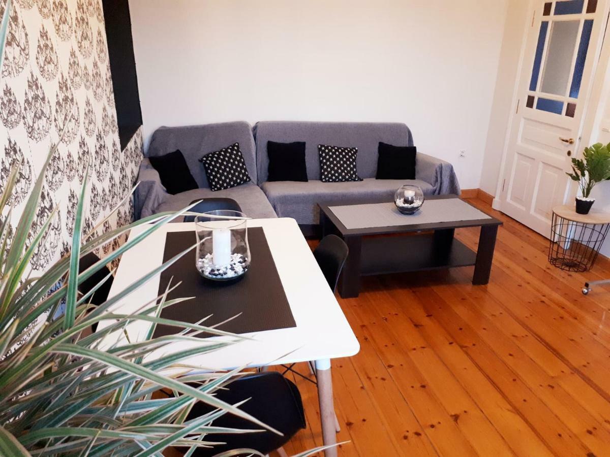 Mantouki Laval Apartment מראה חיצוני תמונה